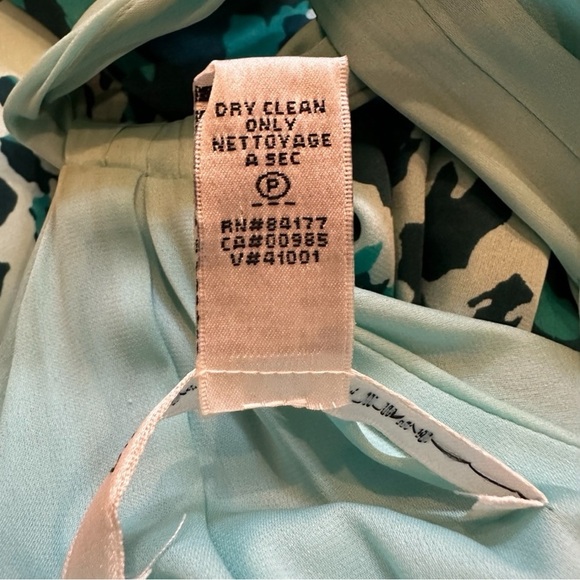 Diane Von Furstenberg Silk Aqua Blue and Black Leopard Print Patterned Dress - Picture 8 of 9